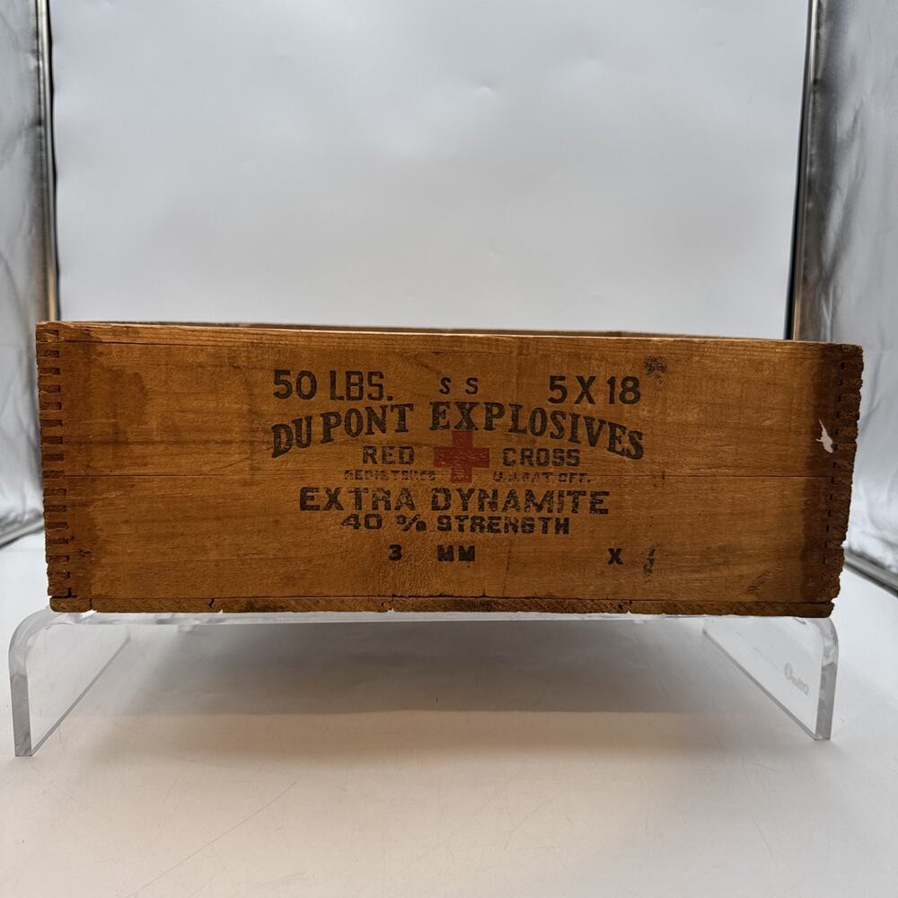 Dupont Dynomite Red Cross Explosives Wooden Box Crate 50lb 40% Str 20x17.5x6.5”